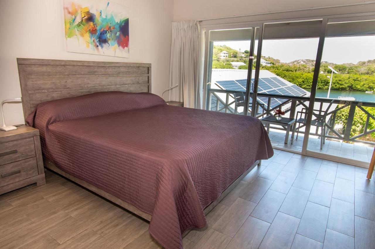 The Moxy Hotel English Harbour Exterior foto